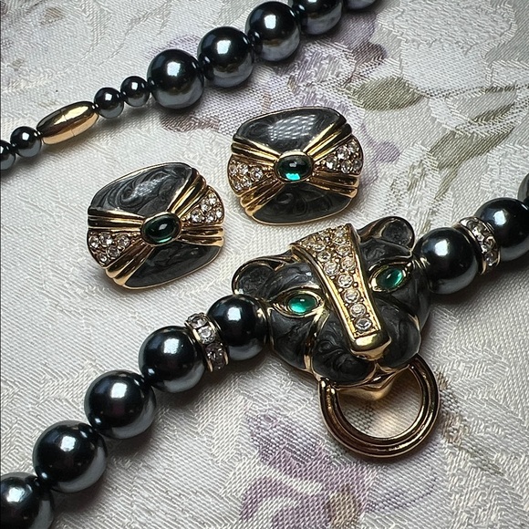 KJL for Avon vintage Panther Necklace with Black and Gold Beads - Picture 10 of 11